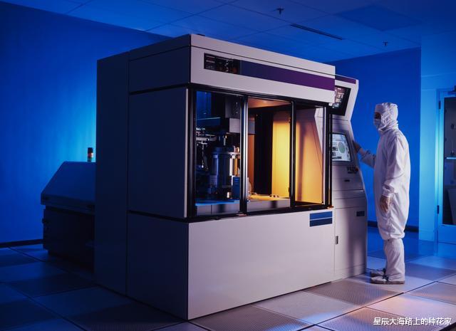 芯片@同样没有光刻机，九成芯片依赖进口，为什么俄罗斯不担心被制裁？