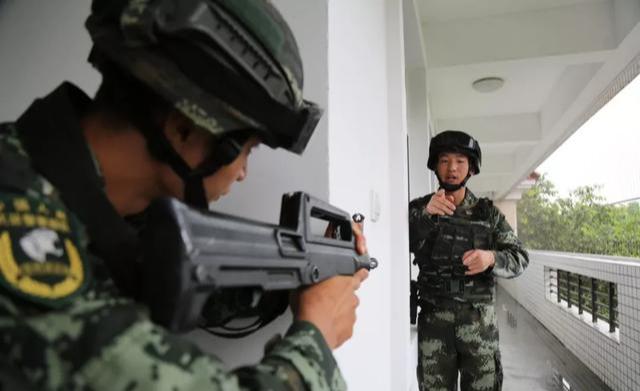 雪豹突击队▲3立一等功3立二等功，34岁当兵15年他还是正连