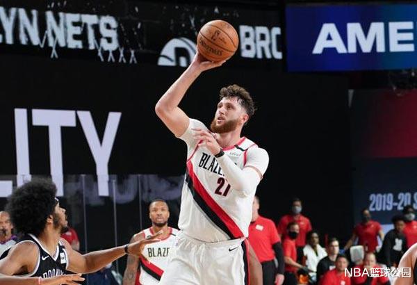 达米恩·利拉德|42+3+12！利拉德爆锤篮网，两大巨头也打疯，西部形势逐渐明朗