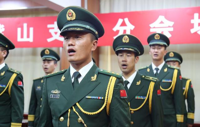 高校:高考能考上地方“985、211”高校,选择报考军校好吗?