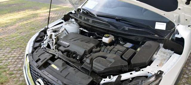 宝马330i：开完本田X-RV，再换到日产逍客上，车主：对比后差距一目了然！