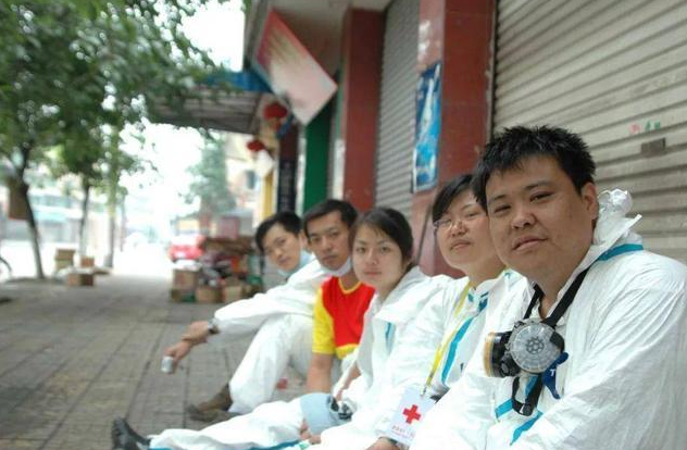 旅行|当初卖房子抛弃事业，花上亿元全球旅行的“中国情侣”，如今怎样