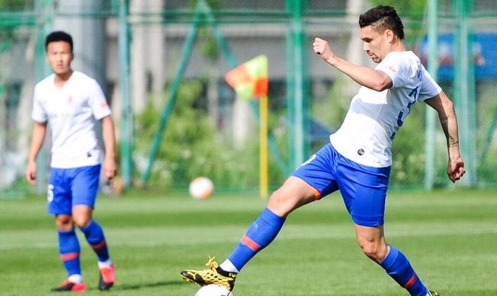 山东鲁能：山东鲁能中场太出色，李霄鹏鼓掌，或成下一个蒙蒂略！