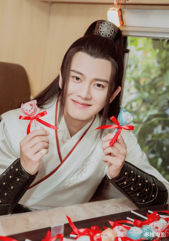 狼殿下▲《狼殿下》确定5月份开播，各大平台开启预约，与任嘉伦新剧撞档