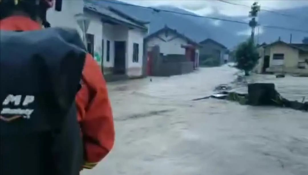 『冕宁』冕宁 “6.26”特大暴雨洪灾致多人伤亡!多条道路中断