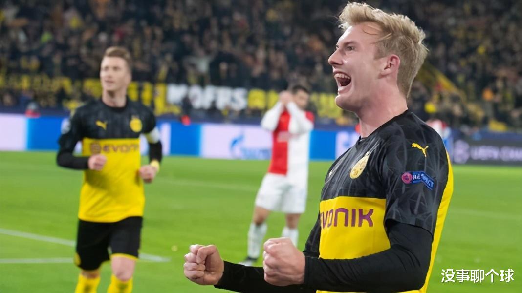 尤阿希姆·勒夫|德国最水10号!停球2米远+送对手单刀 勒夫点名批评也没用