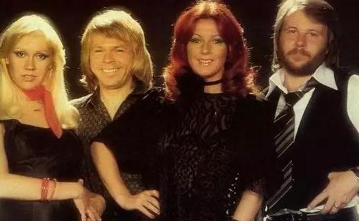 艾尔顿·约翰：回顾世界乐坛的历史，这十位音乐艺术家的专辑最畅销