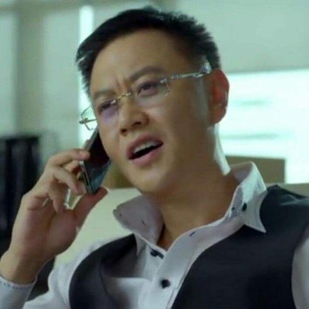 张嘉益|一位身价50亿富豪，专爱“跑龙套”，张嘉译调侃：片酬不够油费