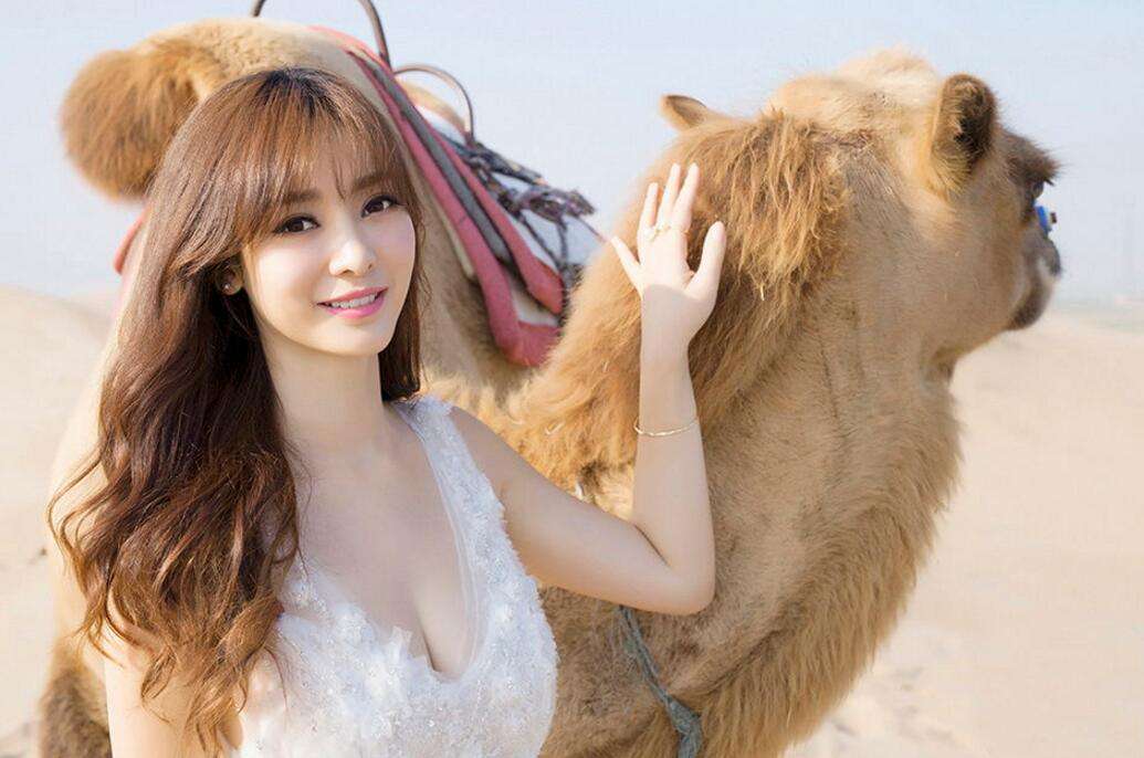 柳岩|柳岩综艺节目护士装穿搭引尴尬,防走光裤呢?