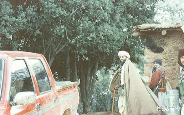 #本·拉登#本·拉登躲了10年，海豹部队最后在巴基斯坦找到，为何他选择此地