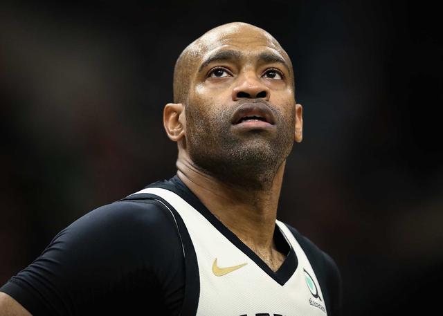 勒布朗·詹姆斯|两年后,詹姆斯有可能打替补吗?