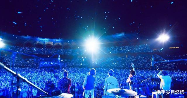 演唱会：五月的最后一天有“五月天”，带你看看首次线上演唱会