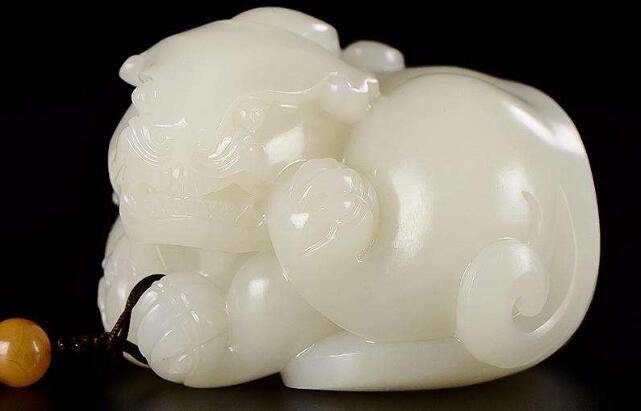 玉髓|和田玉籽料和玉髓差别大吗?它们看着差不多,但是本质完全不同