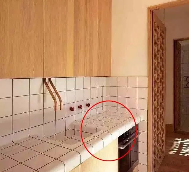 |墙砖都能拐弯了,看看现在的流行款,好看又安全