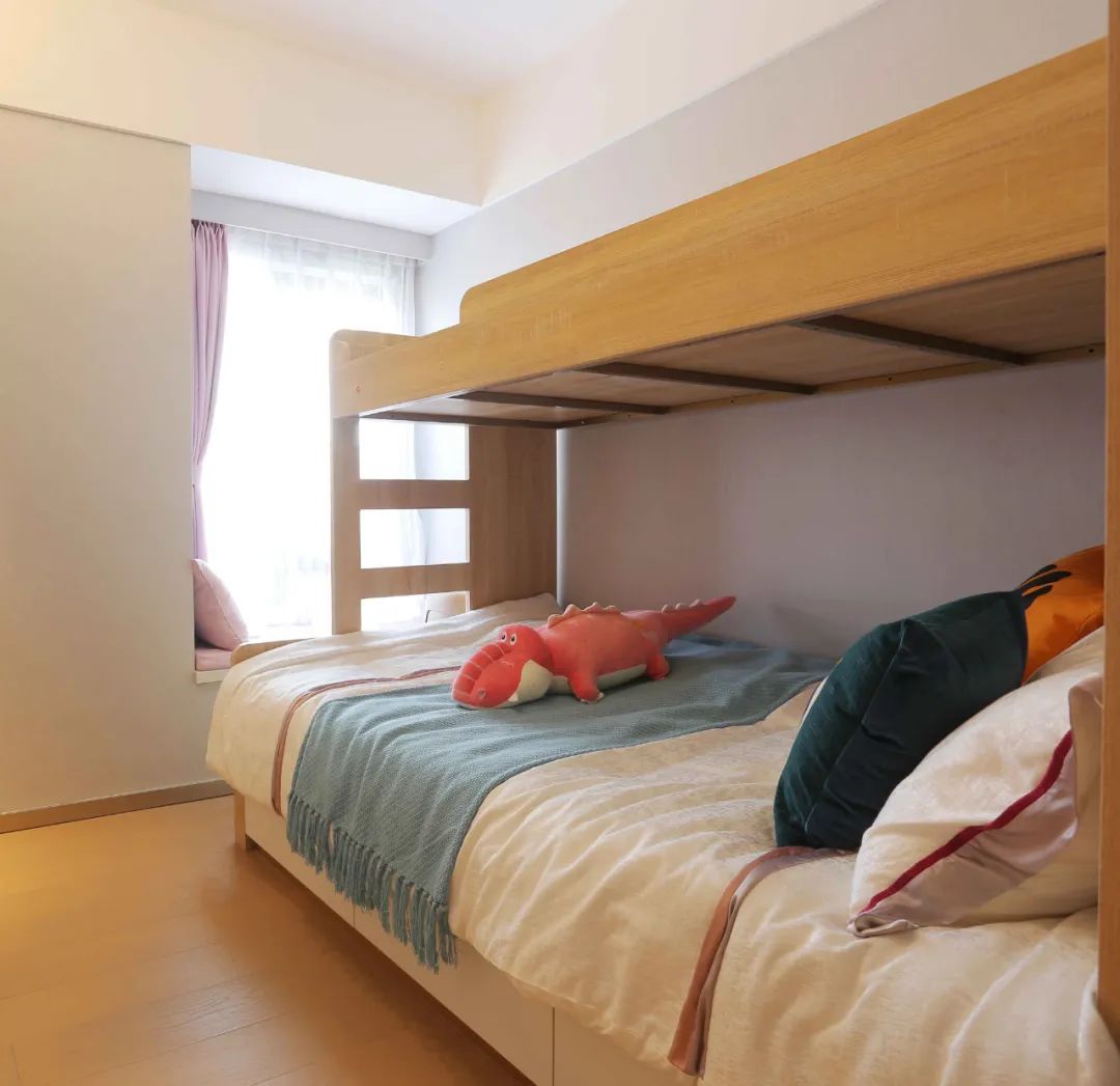 「」113㎡现代范，去风格化的设计，布置暖色家居，舒适温馨有档次