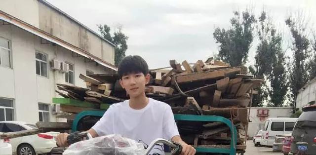 『王源』盘点农村出身的明星！王源蹬三轮车，而她竟然是剥玉米小能手