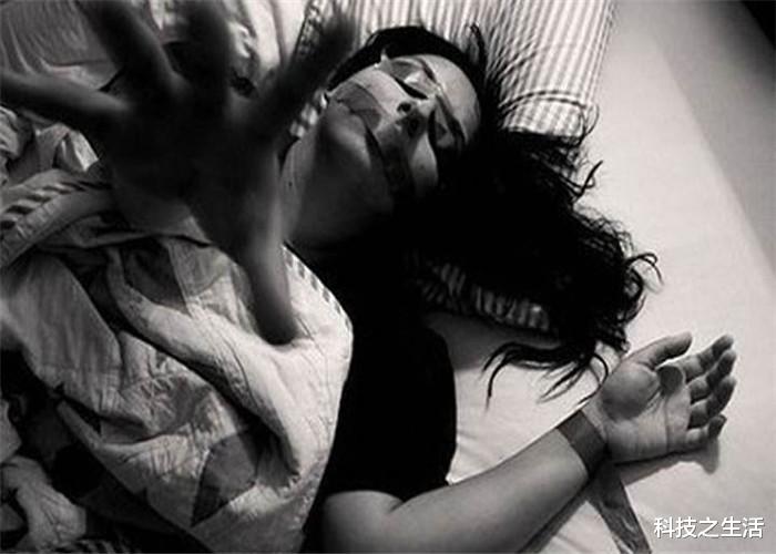 『科学家』你经历过“鬼压床”吗？科学家作出解释，答案让人难以接受！