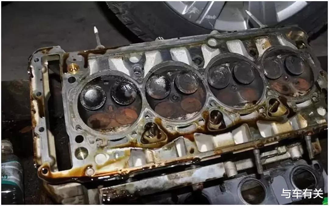 |拉高速真的能清除积碳吗?很多人都理解错了,这样做费油还伤车