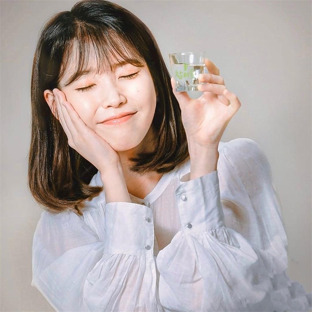 明星|在韩国，如何知道哪个明星红不红？网友：去一趟酒吧就知道了！