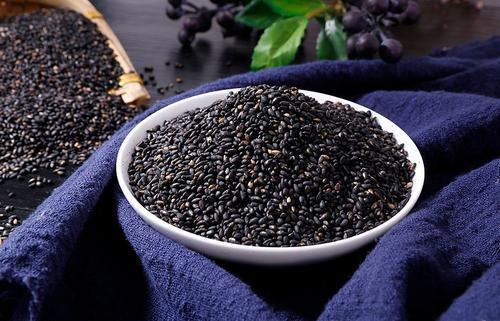 #阿胶#它号称是“穷人的阿胶”，成本不到3元钱，补血益气很滋补！