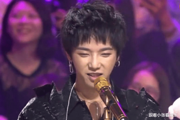 华晨宇：华晨宇成“歌王”引争议，追星女孩捧起来的新生代领军人物？