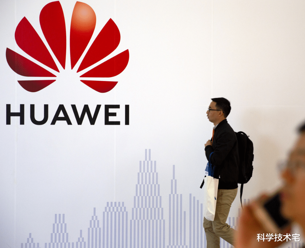 华为鸿蒙系统|鸿蒙OS已经成熟,为何没用在华为手机上?余承东给出答案!