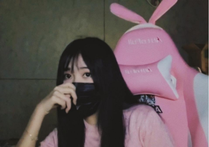 『呆妹儿』小团团和呆妹和好了?两人首次连线开黑,菜到无法直视