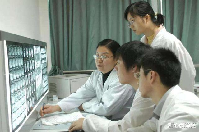医生|学医苦,学院累?那是你不知道医学的这3个专业,待遇好还不加班