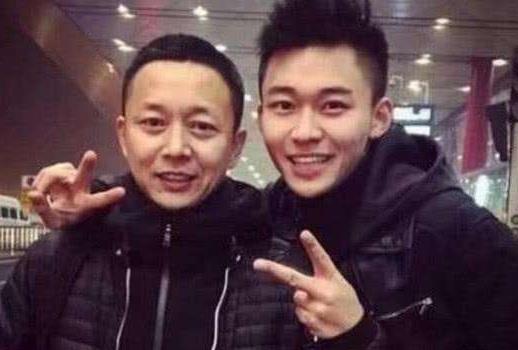 刘奕君:刘奕君:两段婚姻失败后独自抚养两个孩子,这样的男人能不火吗?