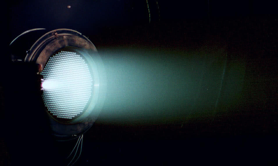 「隼鸟2号」获得29.56毫牛推力!日本隼鸟2号离子引擎成功点火开始返回地球