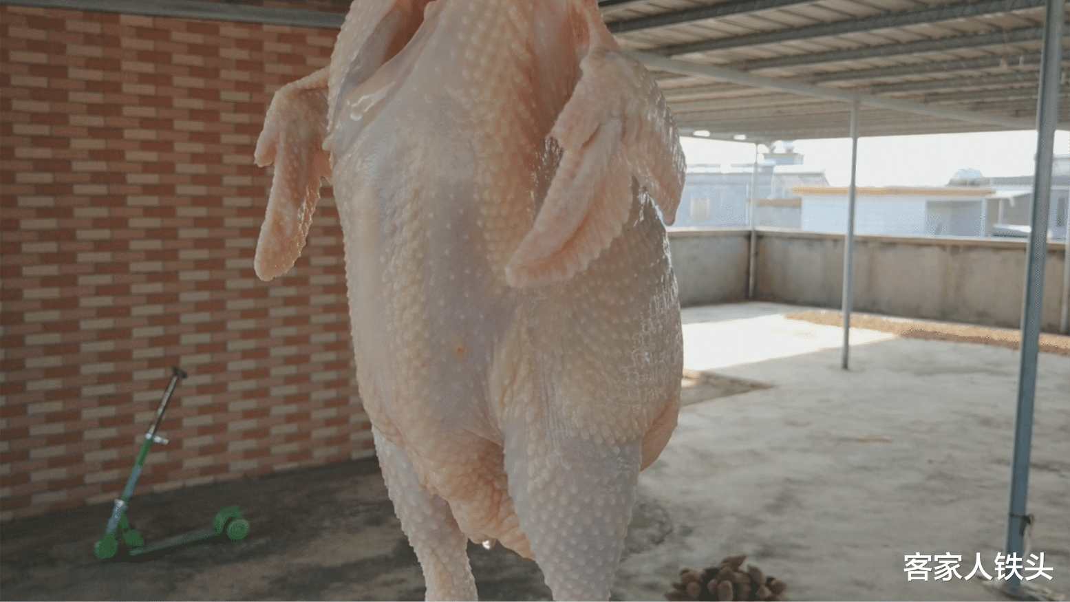 「」盐焗鸡家常做法，不用炒盐，一样皮香肉滑又入味，一只4斤不够吃