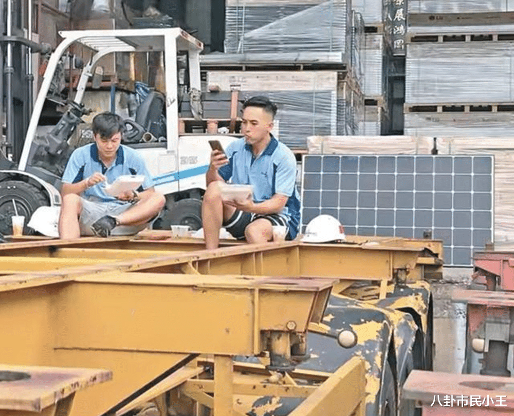 主持人|38岁香港男演员，当搬运工每天赚900元，蹲着吃盒饭模样辛酸
