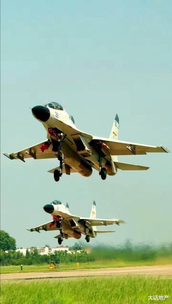 南海|寸步不让！美军机1天5次闯南海，解放军果断亮剑，载弹驱逐