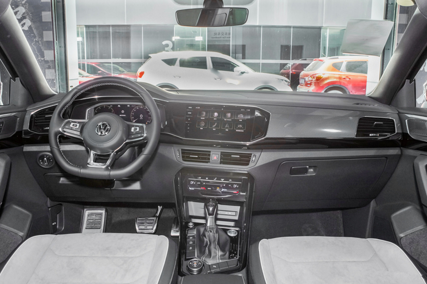 大众汽车■5月份再卖16312辆！大众用“尊严”换销量，狂跌5万，买CRV后悔了