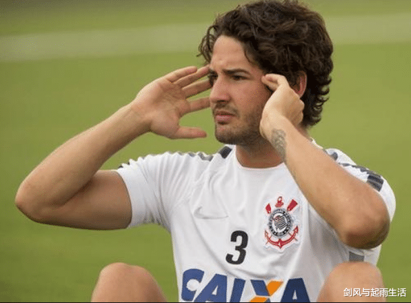 中超|巴西足坛巨星有望回归中超，屡次深夜发文，迪丽热巴被调侃