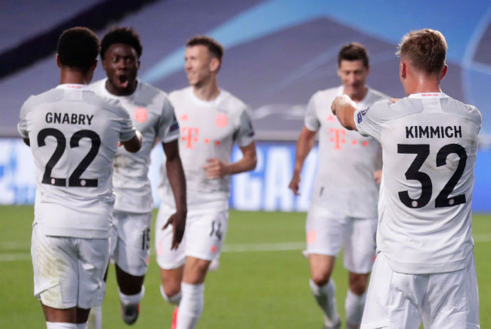 欧冠|8-2,欧冠五冠王踢疯了!巴萨遭遇最惨痛崩盘,梅西低头无语!