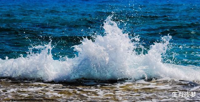 ##6月底，旧爱突降，红线交缠，3生肖再次遇上桃花纷飞，惊喜连连