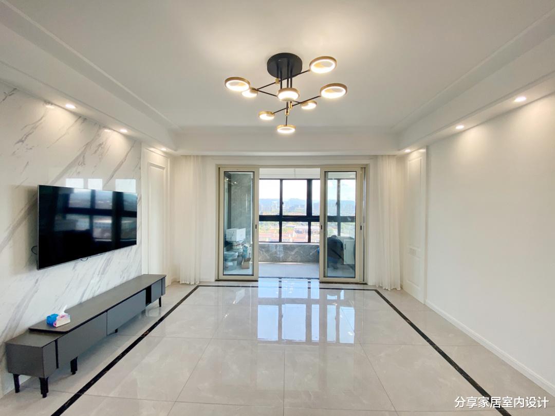 |人生第一套新房终于完工,打扫干净,还没布置齐家具就很漂亮!