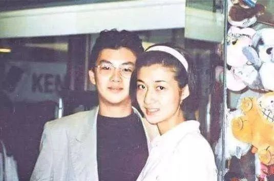 吴绮莉|成龙砸4000万安顿在加拿大的小龙女,吴绮莉却破口大骂?