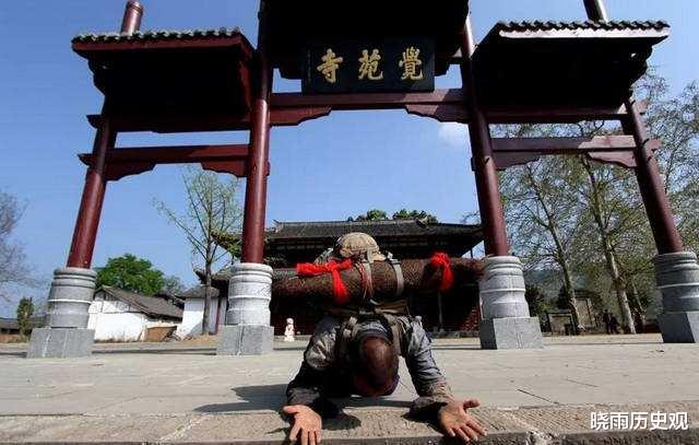 僧人|苦行僧释正弘：赤脚访遍中国名山，三步一叩首，全身都是厚老茧