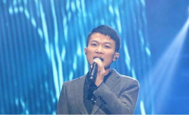 周深|曾被骂“人妖”又遭那英淘汰，后遇伯乐高晓松，现成乐坛“宝藏”