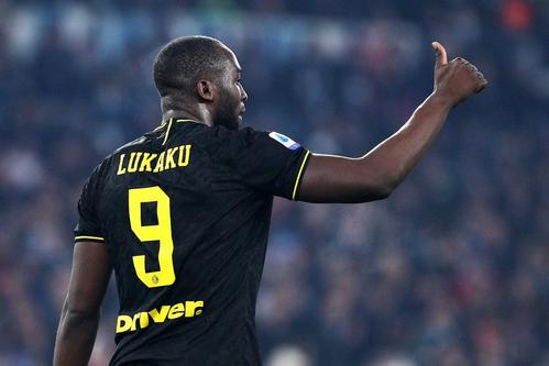 「罗梅卢·卢卡库」两个称为“魔兽”的男人,谁更强!