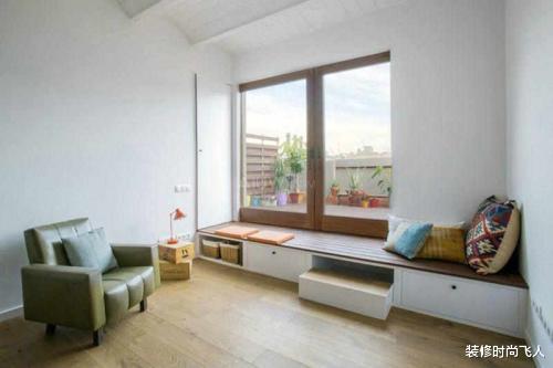 头次见阳台不装推拉门装这个，实用又好看，真后悔我家没早点发觉