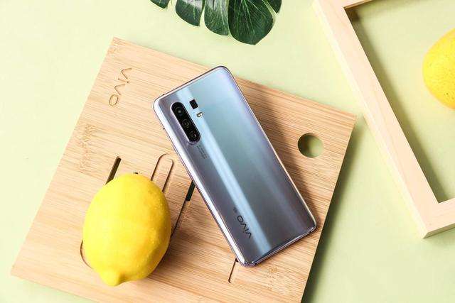 [5G]vivo冲刺销量，5G新机降价700元，256GB+60倍变焦+极点屏