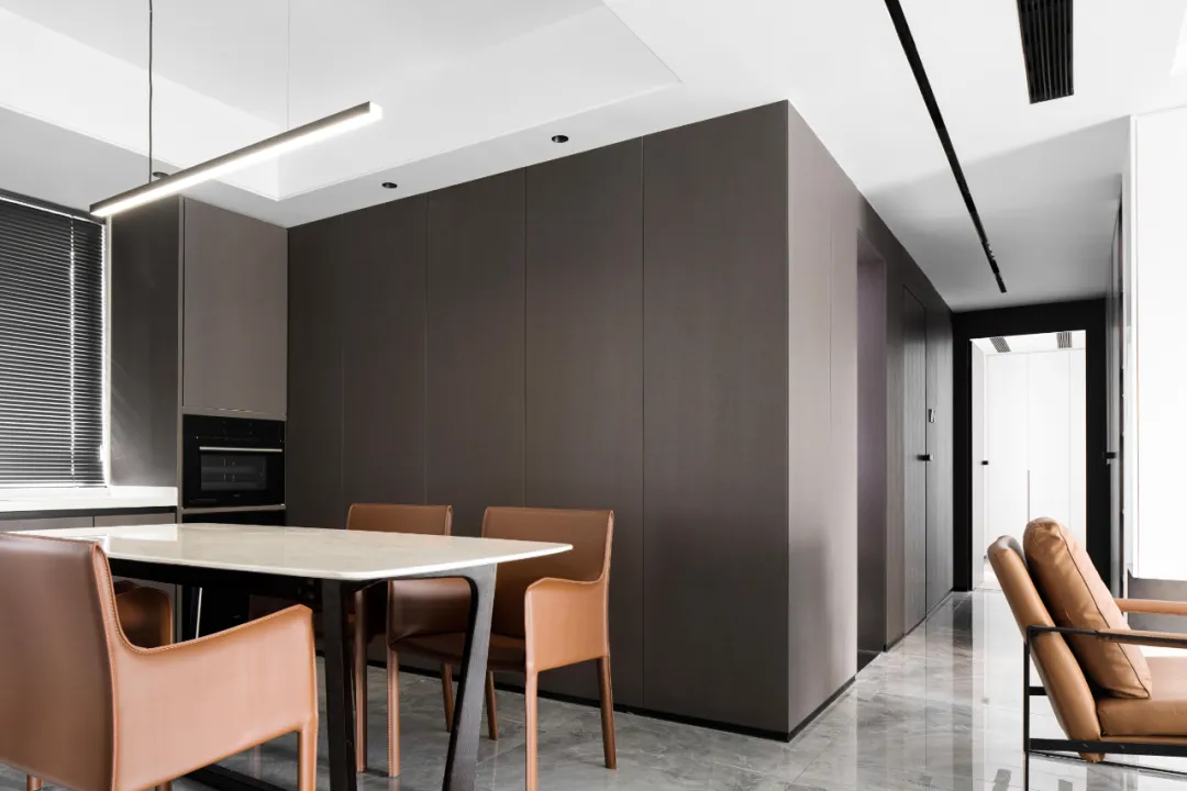 退休|140㎡意式私宅，极简让空间更分明