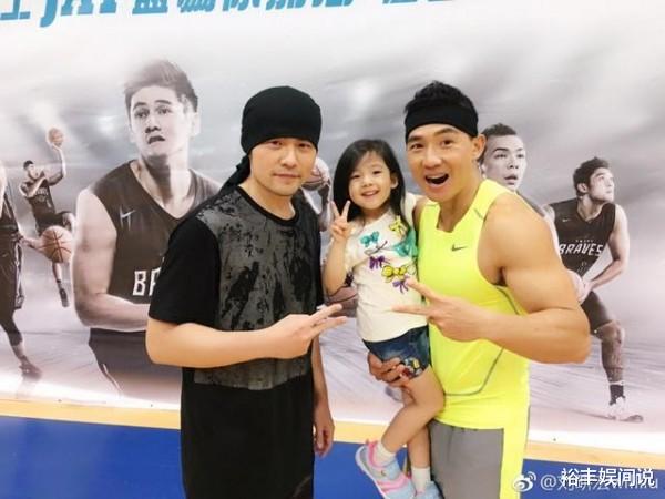 刘畊宏|刘畊宏妻子自曝子宫曾长9颗肿瘤，4年前拿掉子宫：没有月经很开心