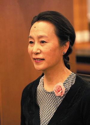 奚美娟|1994年奚美娟产子惨遭周野芒抛弃，20年后同台飙戏，网友：心真大