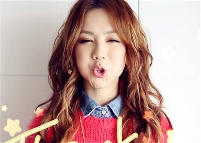 邓紫棋|邓紫棋称自己害怕动物,但是却做了相关专辑,蛇居然是真的