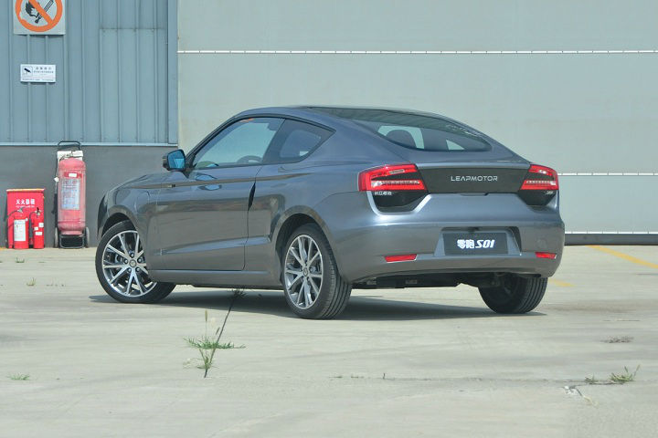 『宝马640』适合年轻人的双门轿跑，6.9秒破百，仅11.99万起，买吗？