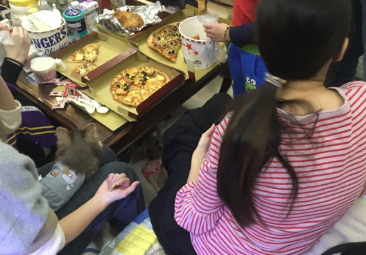 郭碧婷|郭碧婷回娘家低调庆生，爸爸住房狭小沙发破旧，真实家庭条件曝光